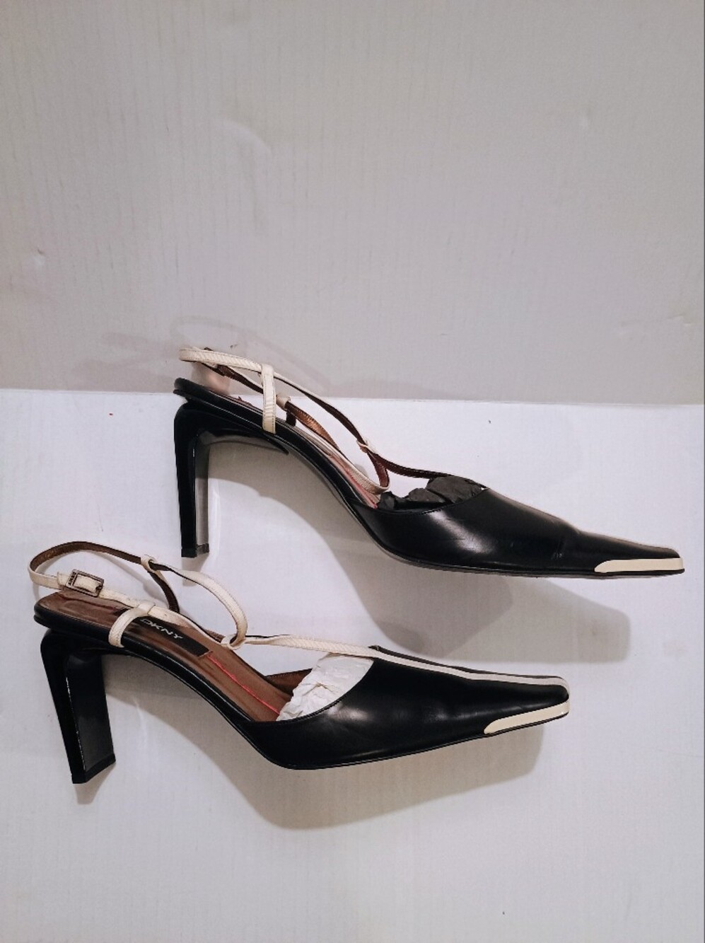 DKNY Italy T strap Slingback 90/00's Black and Cream Square Toe Heels Sz7